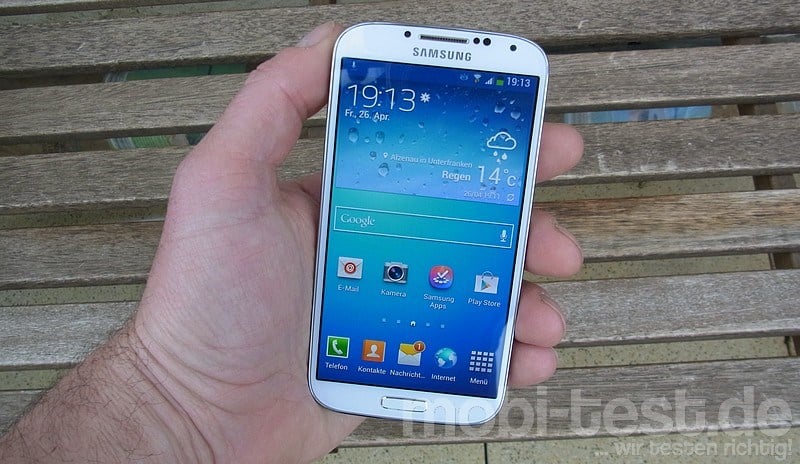 Samsung-Galaxy-S4-Hands-On-1