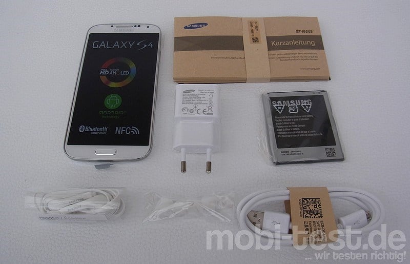 Samsung Galaxy S4 Unboxing (3)